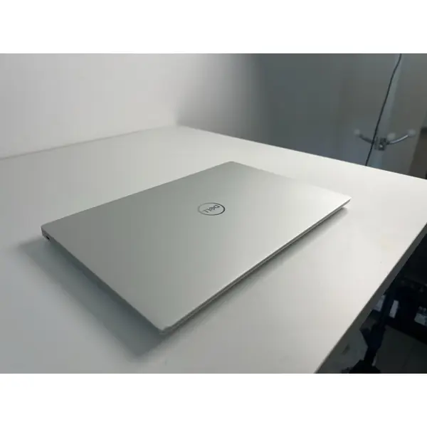 Laptop Dell XPS 13 9350 / Core Ultra 7 / RAM 32 GB / SSD Pogon / 13,3″ 2.8K
