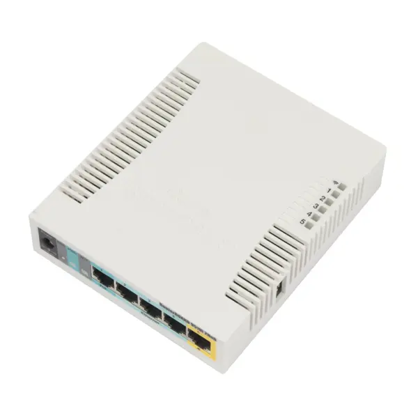 Mikrotik RB951Ui-2HnD, 600Mhz CPU, 128MB RAM, 5×LAN, 2.4Ghz 802b/g/n integrirana antena, plastično kućište, PSU, RouterOS L4