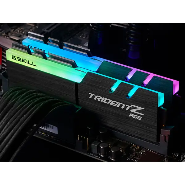 RAM DDR4 32GB Kit (2x 16GB) PC4-25600 3200MT/s CL16 1.35V, G.SKILL Trident Z RGB
